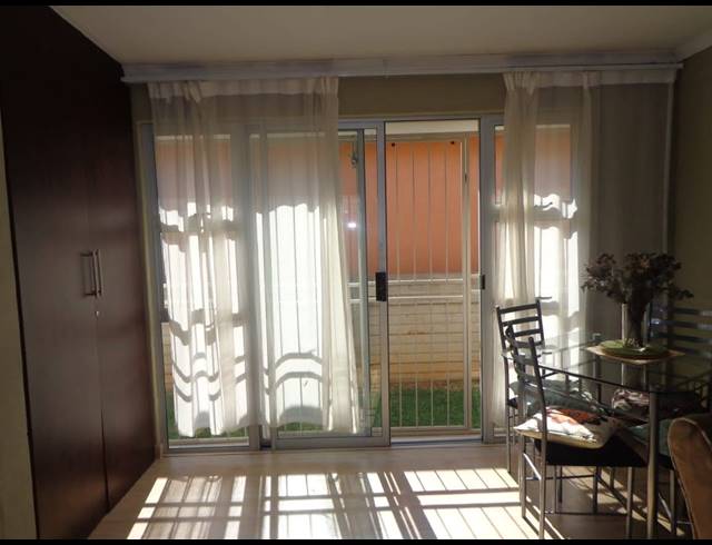 4 BEDROOM HOUSE FOR SALE IN THE ORCHARDS